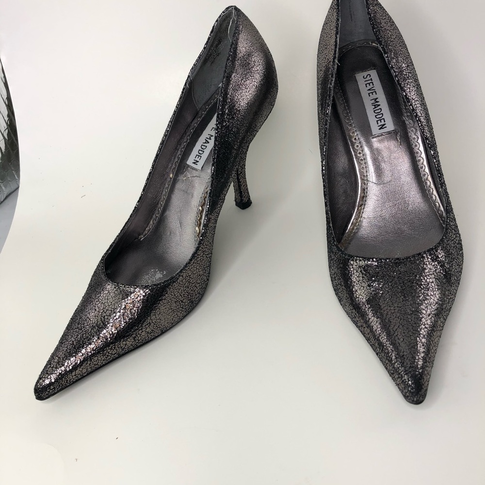 Steve Madden Metallic Grey Pumps 7
